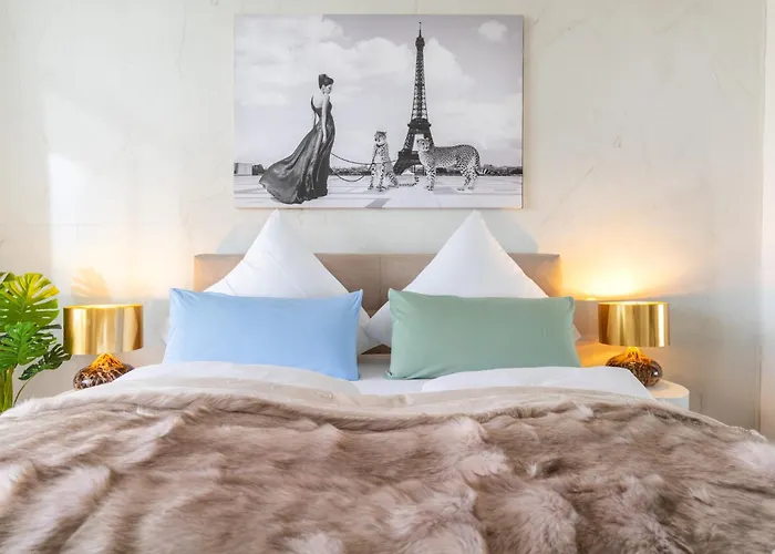 Ruesuite IV - Messe Essen I King Size Bed I 75 Zoll Tv