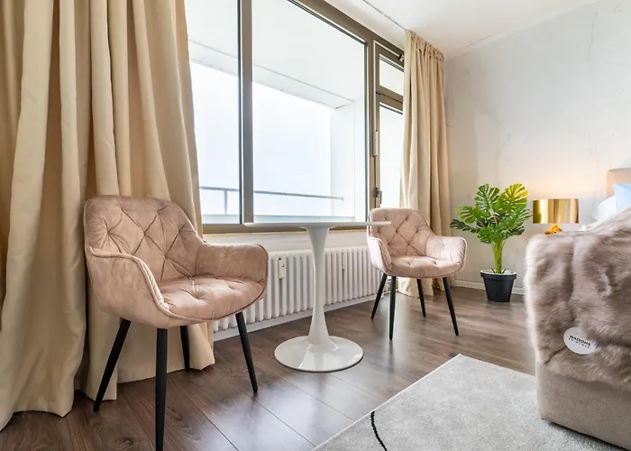 Ruesuite IV - Messe Essen I King Size Bed I 75 Zoll Tv